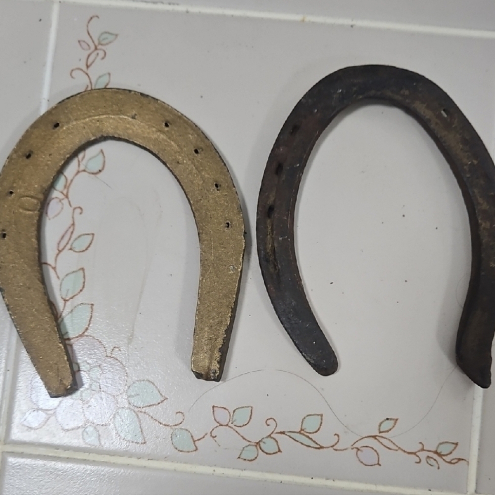 Set of Two Very Old Vtg - ,AnTique Iron Horseshoes